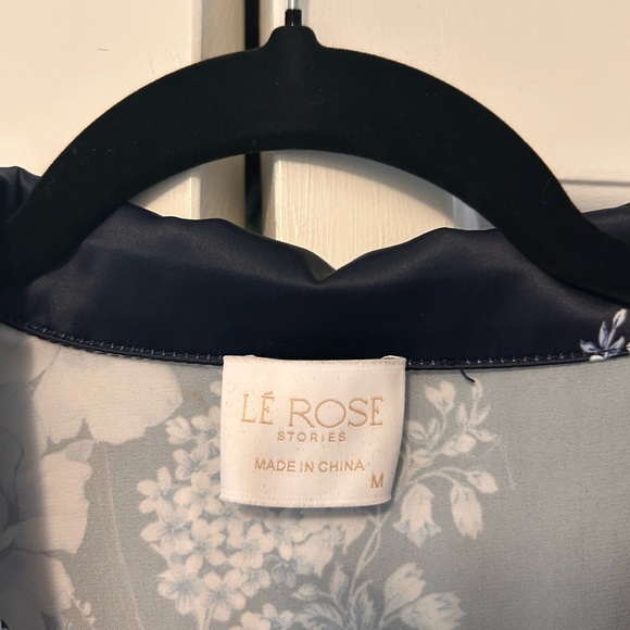 LÉ Rose Mileva Bleu De Fleur Printed PJ Set - Picture 8 of 9